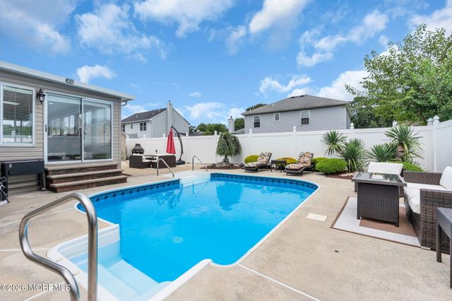 14 Melissa Lane, Howell, NJ 07731