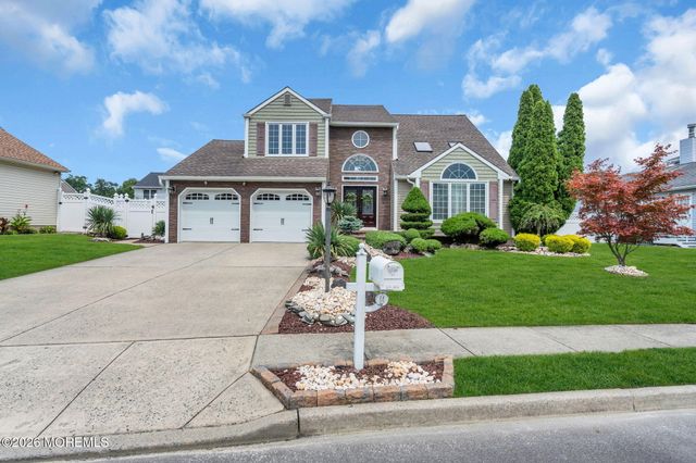 14 Melissa Lane, Howell, NJ 07731
