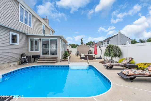 14 Melissa Lane, Howell, NJ 07731
