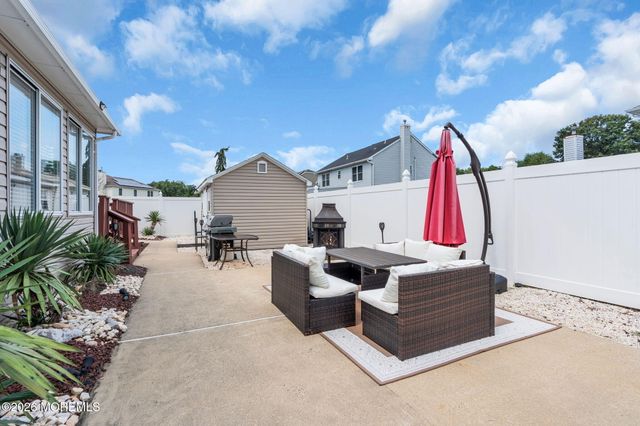 14 Melissa Lane, Howell, NJ 07731