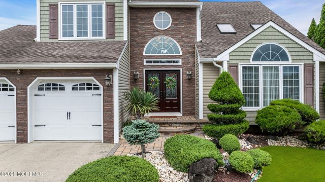 14 Melissa Lane, Howell, NJ 07731