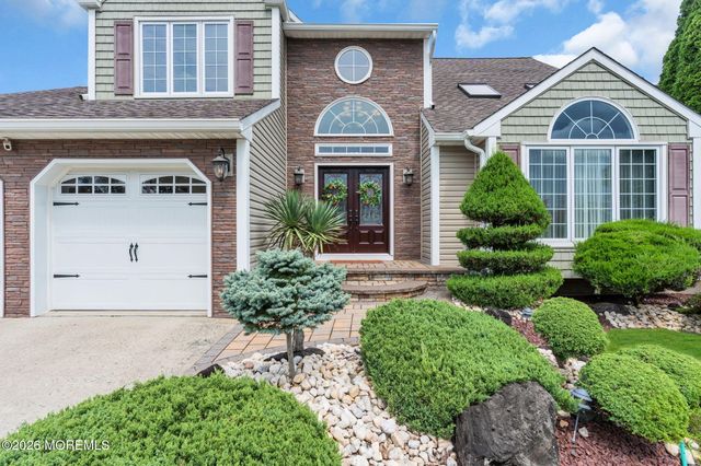 14 Melissa Lane, Howell, NJ 07731
