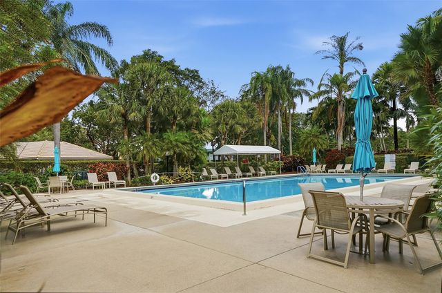 800 Cypress Grove Drive 308, Pompano Beach, FL 33069