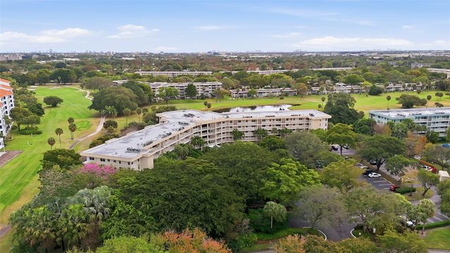 800 Cypress Grove Drive 308, Pompano Beach, FL 33069