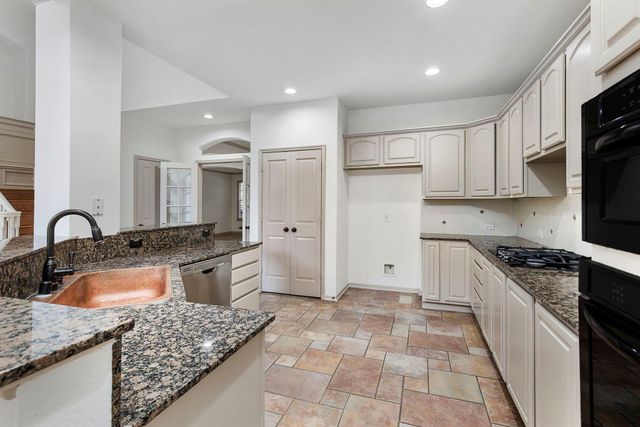 23 Rustic Bend Place, The Woodlands, TX 77382