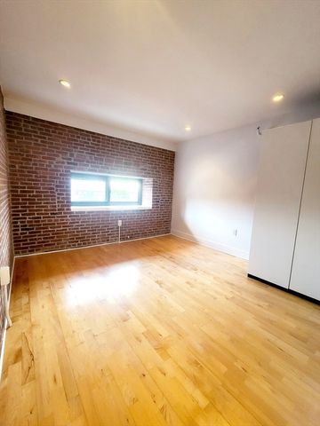 42 8th 2515, Boston, MA 02129
