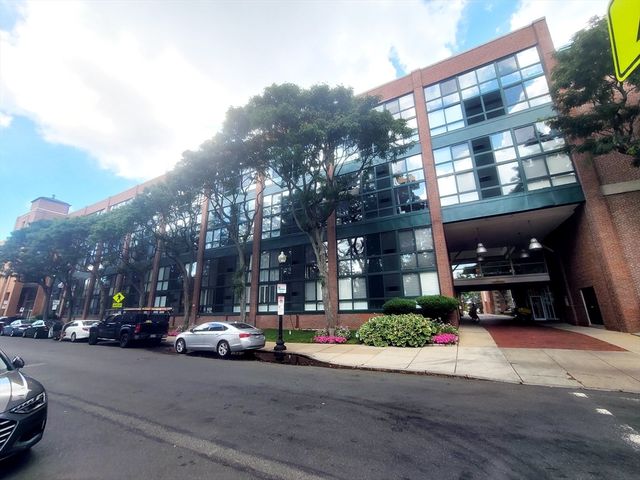 42 8th 2515, Boston, MA 02129
