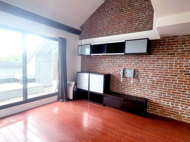 42 8th 2515, Boston, MA 02129