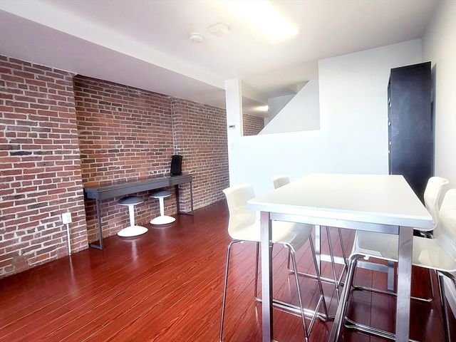 42 8th 2515, Boston, MA 02129