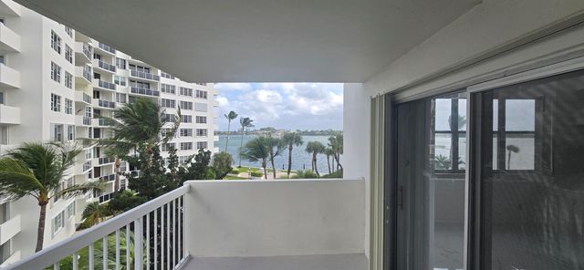 2600 N Flagler Drive 403, West Palm Beach, FL 33407