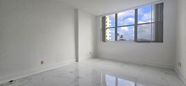 2600 N Flagler Drive 403, West Palm Beach, FL 33407