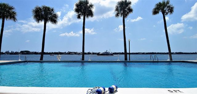 2600 N Flagler Drive 403, West Palm Beach, FL 33407