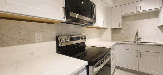 2600 N Flagler Drive 403, West Palm Beach, FL 33407