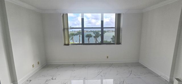 2600 N Flagler Drive 403, West Palm Beach, FL 33407