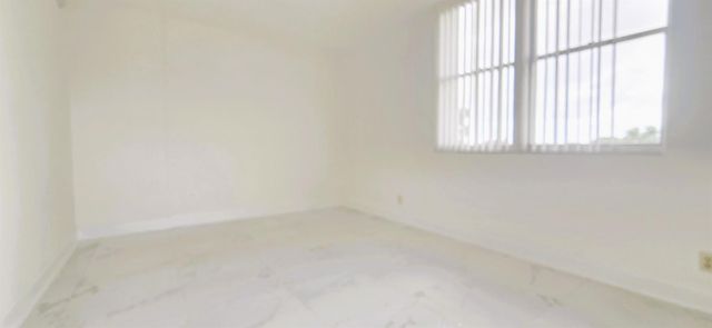 2600 N Flagler Drive 403, West Palm Beach, FL 33407