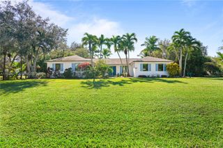 7600 SW 164th St, Palmetto Bay, FL 33157