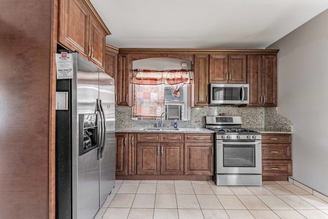 228 Richards Street, Joliet, IL 60433