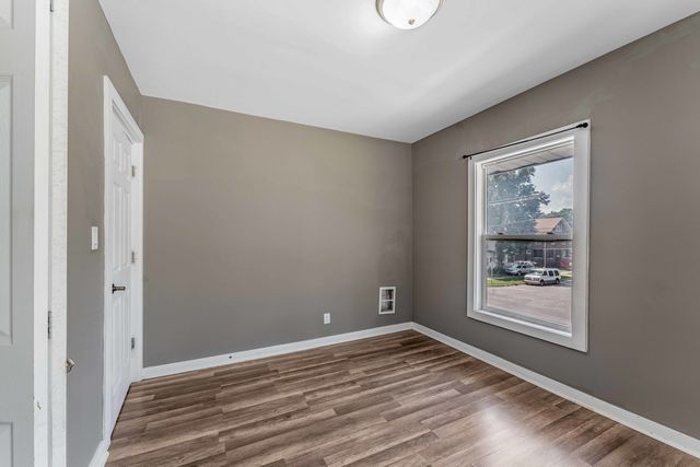 228 Richards Street, Joliet, IL 60433