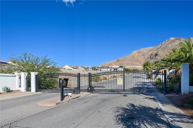 7150 Pico Rio Court, Las Vegas, NV 89156