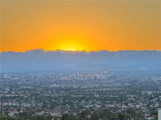 7150 Pico Rio Court, Las Vegas, NV 89156