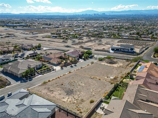 7150 Pico Rio Court, Las Vegas, NV 89156