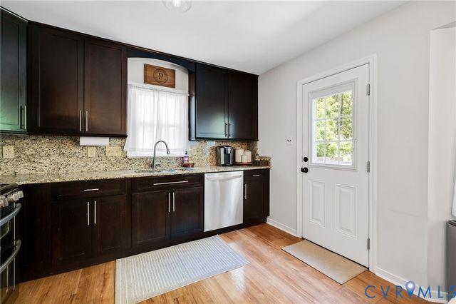 1904 Knotty Way Dr, Glen Allen, VA 23060