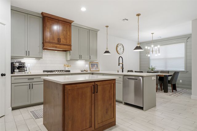 27388 E 125th Street S, Coweta, OK 74429