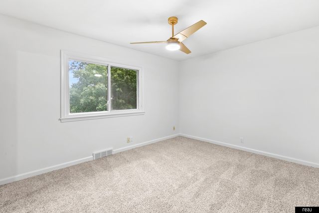 3612 S 106 Street, Omaha, NE 68124