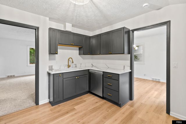 3612 S 106 Street, Omaha, NE 68124