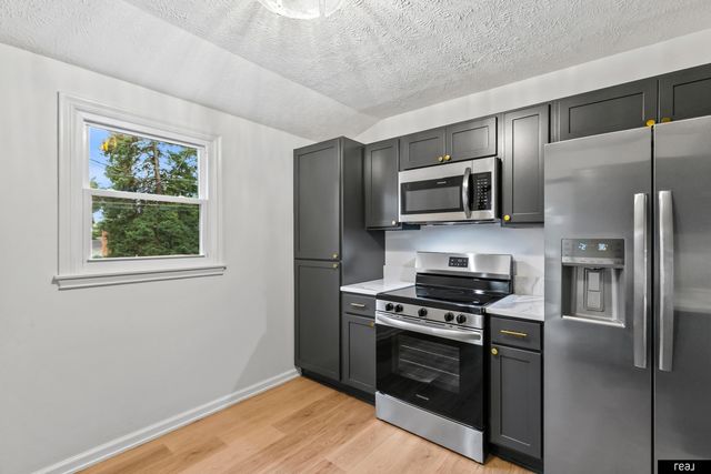 3612 S 106 Street, Omaha, NE 68124