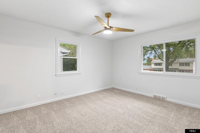 3612 S 106 Street, Omaha, NE 68124