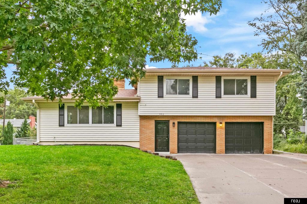 3612 S 106 Street, Omaha, NE 68124