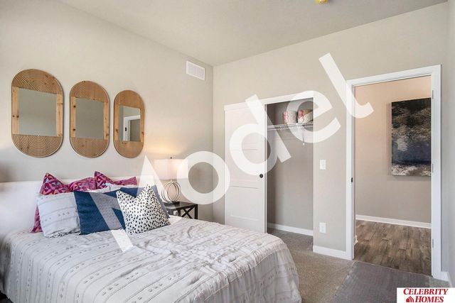 10702 Portage Drive, Papillion, NE 68046