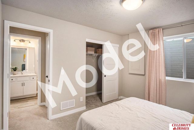 10702 Portage Drive, Papillion, NE 68046