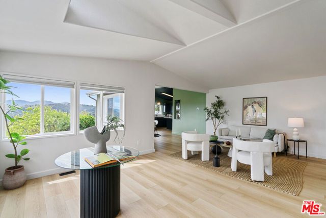 133 Pueblo Lane, Topanga (los Angeles), CA 90290