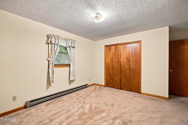 18688 Federal Road, Hiltons, VA 24258