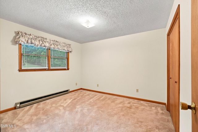 18688 Federal Road, Hiltons, VA 24258