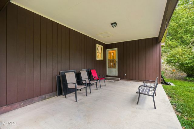 18688 Federal Road, Hiltons, VA 24258