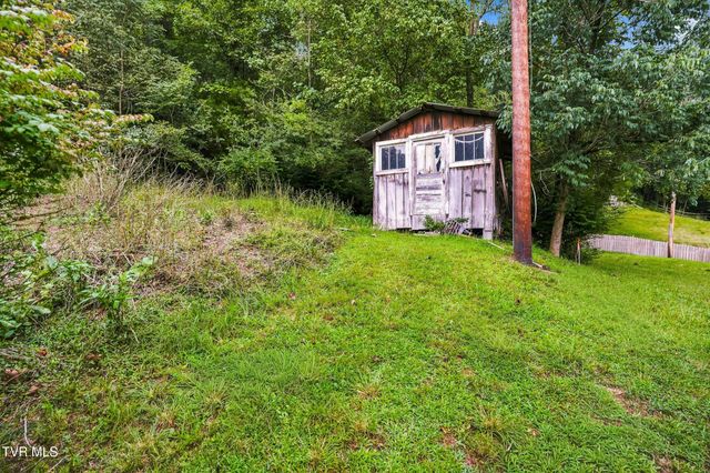 18688 Federal Road, Hiltons, VA 24258