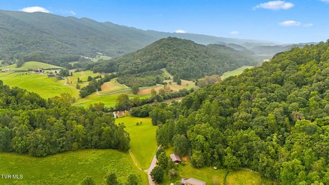 18688 Federal Road, Hiltons, VA 24258