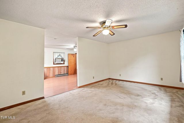 18688 Federal Road, Hiltons, VA 24258