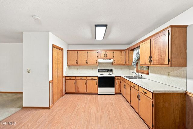 18688 Federal Road, Hiltons, VA 24258