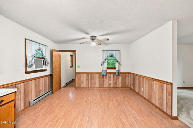 18688 Federal Road, Hiltons, VA 24258