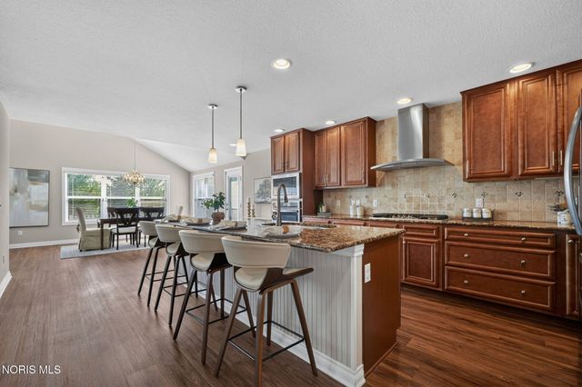 26087 Turnbridge Drive, Perrysburg, OH 43551