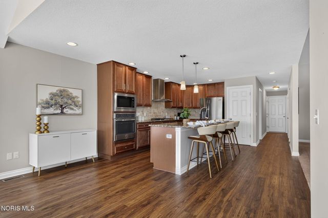 26087 Turnbridge Drive, Perrysburg, OH 43551