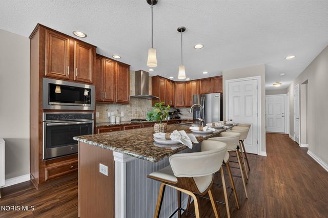 26087 Turnbridge Drive, Perrysburg, OH 43551