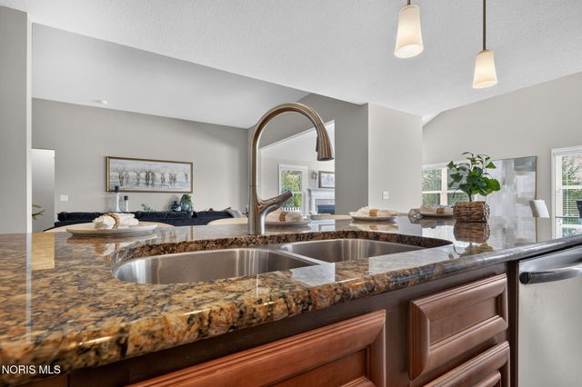 26087 Turnbridge Drive, Perrysburg, OH 43551