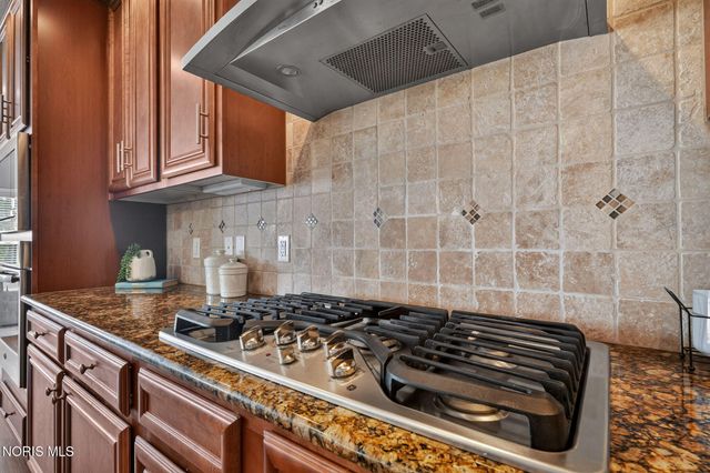 26087 Turnbridge Drive, Perrysburg, OH 43551
