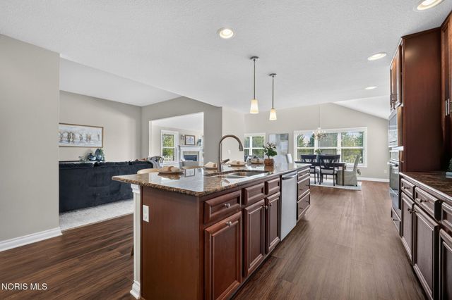 26087 Turnbridge Drive, Perrysburg, OH 43551