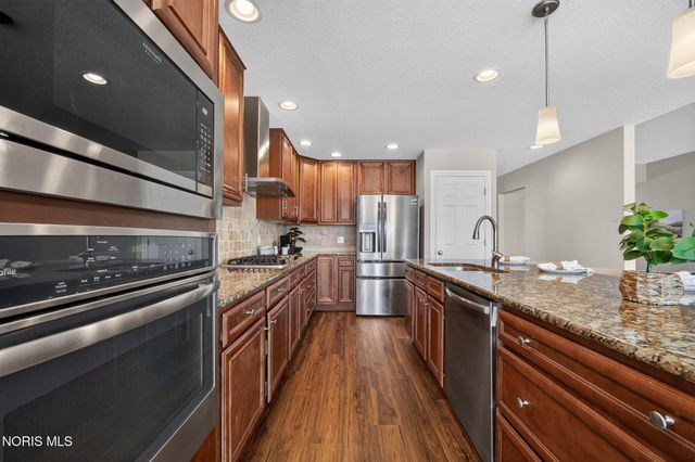 26087 Turnbridge Drive, Perrysburg, OH 43551
